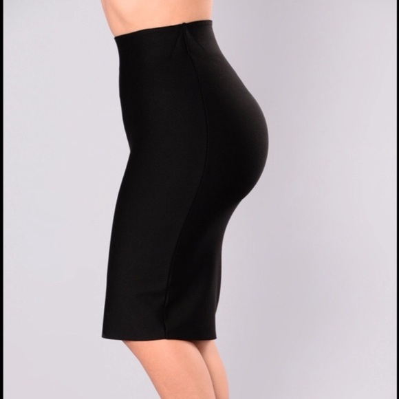 Black bandage skirt size large - Picture 2 of 4